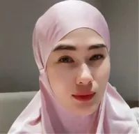 Jadi Mualaf Sejak Tahun 2017, Seperti Ini 7 Potret Cantik Stevie Agnecya Mantan Istri Samuel Rizal Saat Kenakan Hijab