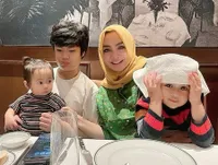 Jadi Om Rasa Abang, Intip 9 Potret Gavrel Anak Angkat Rieta Amilia Bareng Keponakan Tersayang