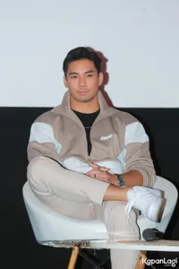 Jadi Pesaing Refal Hady, Ini 8 Potret Yoshi Sudarso yang Didatangkan Langsung Dari Amerika Untuk Berakting di 'WEDDING AGREEMENT THE SERIES'