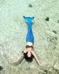 Jadi Putri Duyung, Marissa Nasution Liburan Cantik ke Pulau Macan