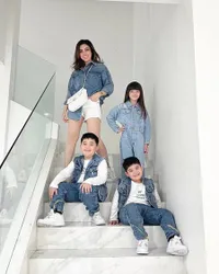 Jadi Single Mom, Begini Potret Kompak Dhena Dhena Devanka Bareng Ketiga Buah Hati Usai Cerai Dari Jonathan Frizzy - Makin Bahagia 