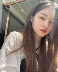 Jadi Sorotan Sejak Muncul di Concept Trailer Album Enhypen, Yuk Intip 8 Potret Cantik Park Jiwon 