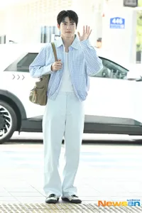 Jaehyun NCT Berangkat ke Jakarta, Gantengnya Bikin Silau Bandara