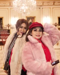 Jalan Bareng ke Las Vegas, Lihat Style Kece Inul & Nia Daniati