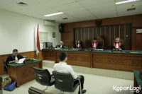 Jalani Persidangan, Begini Penampilan Steve Emmanuel