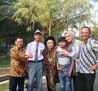 Jalani Sekolah Militer, Begini 8 Potret Ganteng Anak Arzeti Bilbina Si Calon Jenderal