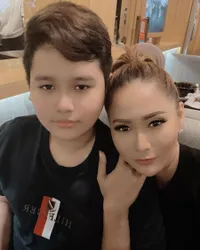 Jam Kerja Ibunya Disorot, 8 Potret Ivan Anak Semata Wayang Inul Daratista yang Makin Care - Sudah Berani Omeli Hingga Ceramahi Orangtuanya