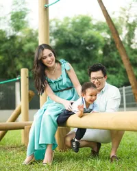 Janji Bakal Kompak Asuh Anak Meski Nanti Cerai, 10 Potret Shandy Aulia dan Suami Saat Momong Buah Hati