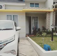 Jarang Sekali Tersorot, Ini Potret Rumah Kakak Tiri Syahrini yang Sederhana dan Jauh Dari Kata Mewah