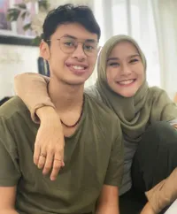 Jarang Sekali Tersorot, Intip 9 Potret Kedekatan Zaskia Adya Mecca Dengan Putra Sambungnya - Bak Teman Seumuran