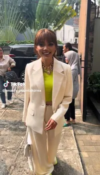 Jarang Tersorot, Simak Deretan Rumah Rina Nose yang Besar - Punya Ruang Semedi