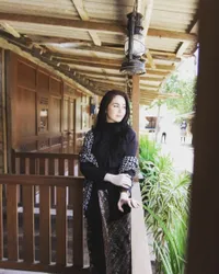 Jauh Dari Kata Glamor, Intip Potret Arumi Bachsin yang Selalu Membumi Meski Sudah Jadi Istri Pejabat - Tetap Sederhana Walau Sedang Bertugas