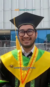 Jeje Ritchie Ismail Wisuda S1 dan Resmi Jadi Sarjana, Siap Lanjut Kuliah S2