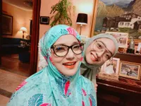 Jelang 100 Hari Wafatnya Marissa Haque, Chiki Fawzi Unggah Foto-Foto yang Dikirim Almarhumah di WA - Penuh Haru