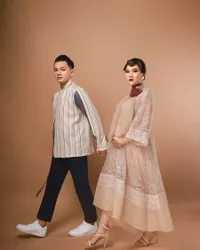 Jelang Persalinan, 10 Maternity Photoshoot Nella Karisma dan Dory Harsa yang Bak Bangsawan - Didoakan Punya Anak Kembar