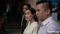 Jenguk, Atiqah Hasiholan Ungkap Kejiwaan Ratna Sarumpaet Menurun
