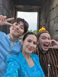 Ji Chang Wook All Out Pose Kocak Bareng Pevita Pearce dan Agung Karmalogy, Bikin Ngakak