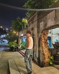 Ji Chang Wook Bagikan Foto-Foto Saat di Jakarta, Pakai Kutang di Blok M - Pose Bareng Fans