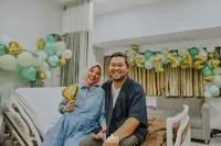 Jodoh Emang Nggak ke Mana, 6 Selebriti Ini Ketemu Dengan Pasangan Hidup Saat Datangi Pengajian