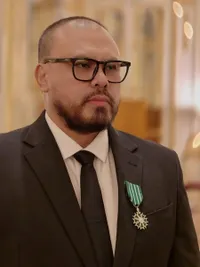 Joko Anwar Terima Gelar Ksatria Seni Budaya dari Prancis