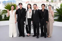 Jun Ji Hyun - Ji Chang Wook Bintang 'COLONY' di Red Carpet Cannes Film Festival