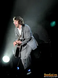 James Blunt Konser di Tennis Indoor Senayan