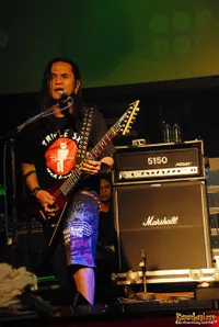 Jamrud di Colors Pub and Resto Surabaya