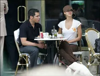 Jessica Alba Dan Anjingnya