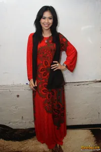 Jessie Foxy Girls dan Lita Kuning Berbagi Dengan Anak-Anak