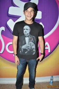 Jonathan Frizzy Bernostalgia Lewat Mainan