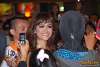 Julia Perez Terlalu Semangat di Tanah Abang