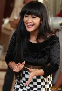 Julia Perez Ungkap Antusiasme Jadi Sutradara Omnibus