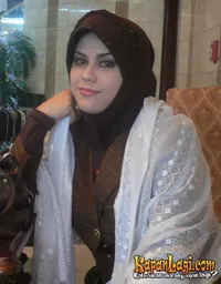 Julie Rossie di Timur Tengah