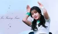 Kado Lulus SMP, Idola Cantik Ini Dapat 14 Hadiah Mewah Dari Fans
