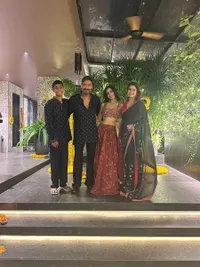 Kajol Rayakan Diwali Bareng Ajay Devgan, Ungkap Makna Keluarga