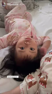 Kakak Beradik Kompak, 7 Potret Gemas Rayyanza 'Cipung' dan Lily Tidur Bareng - Didoakan Akur Sampai Dewasa