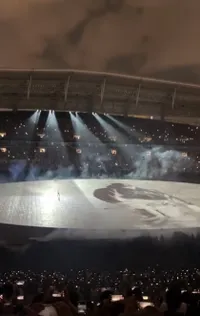 Kanye West Bikin Heboh di Shanghai: Telat Manggung, Hujan Deras, Penonton Teriak Refund!