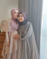Kasih Sayang Sepanjang Masa, 10 Potret Kebersamaan Pedangdut Dengan Ibunda Tercinta