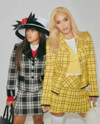 Seperti Kakak Adik, Intip 10 Potret Kim Kardashian Cosplay Kembaran Bareng Anaknya North West jadi Pemeran 'CLUELESS'
