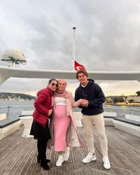 Kebersamaan Lesti dan Rizky Billar dengan Siti KDI di Turki, Goyang Bareng - Diberi Oleh-Oleh Sambal