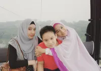 Kebersamaan Seleb & Anak Remaja Mereka Yang Jarang Dieskpos