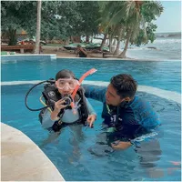 Kecil-kecil Cabe Rawit, Potret Gempi Anak Gisel dan Gading Sudah Belajar Menyelam