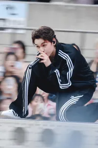 Kecocokan Cewek Gemini dengan Vernon SEVENTEEN si Aquarius Berdasarkan Zodiak