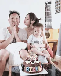 Kejutan Ultah Untuk Ringgo Agus, Nuansa 90-an Yang Romantis