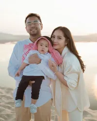 Kembali Bikin Gemas Netizen, Ini 8 Potret Rayyanza Tampil Bak 'Baby Shark' - Asyik dengan Berbagai Ekspresi dari Bengong Sampai Melirik Jahil
