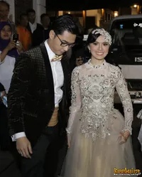 Kemesraan Mewah Romantis Nycta Gina - Rizky Kinos di Resepsi!