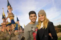 Foto: Perrie Edwards, Pacar Zayn Malik Yang Curi Perhatian Dunia