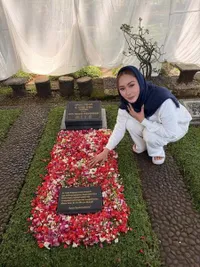 Kenang 1 Tahun Kepergian Titiek Puspa, Inul Daratista: Rindu yang Tak Pernah Usai