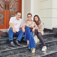 Kencan Bertiga, Mayangsari - Bambang Trihatmodjo & Khiran Mesra