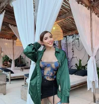 Kerap Bikin Penasaran Netizen, ini 7 Potret Millen Cyrus yang Bikin Auto Zoom - yang Terbaru Pede Abis Tampil Tanpa Bra Sama Sekali